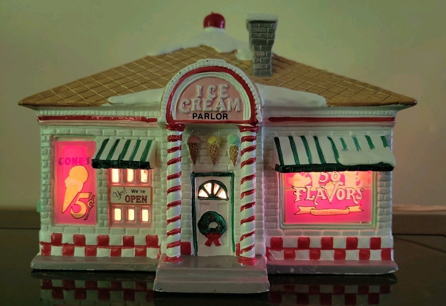 Dept 56 The Original Snow Village “56 FLAVORS” Ice Cream Parlor #51519 Retired