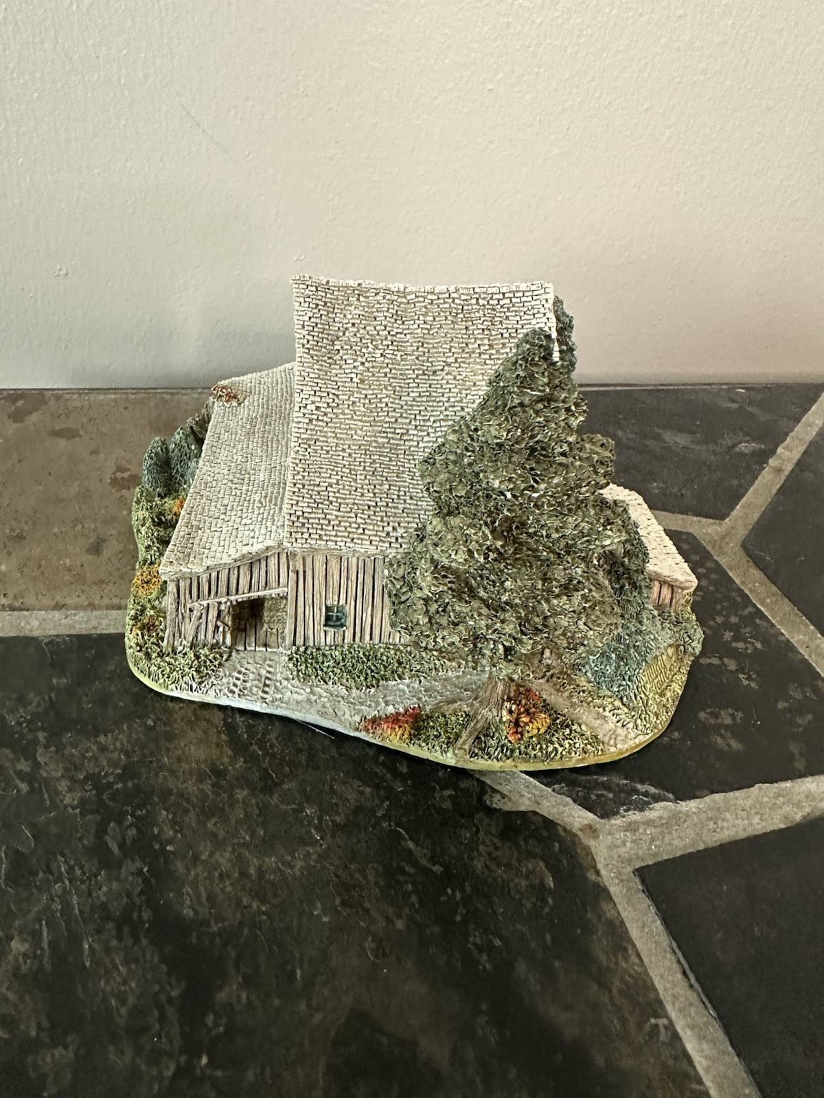 Lilliput Lane – Pepsi-Cola Barn – American Landmarks Collection 1990