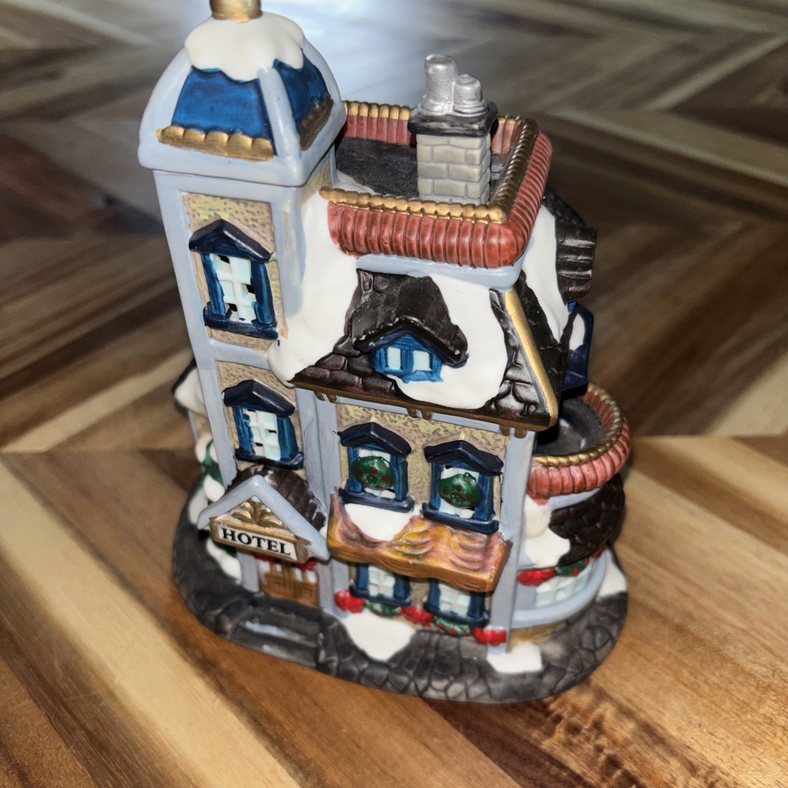 Ceramic Christmas Village Hotel Medium Soize