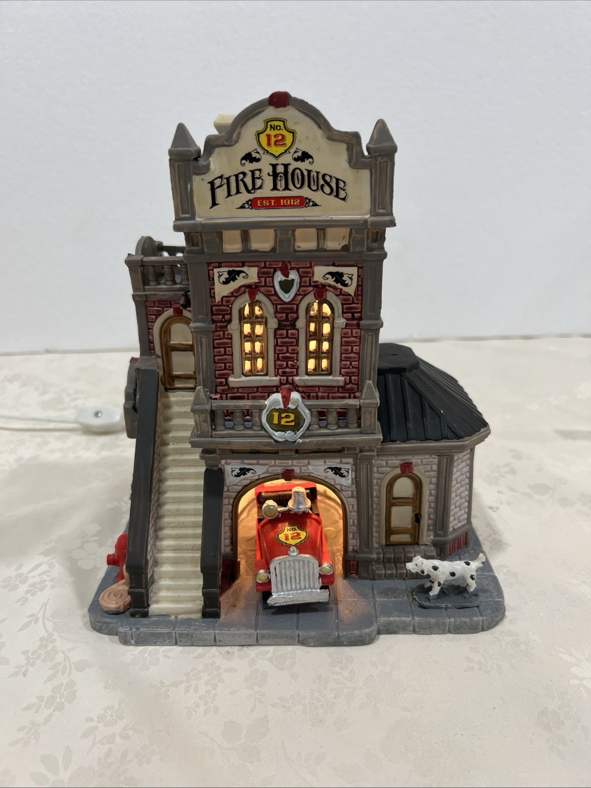 Lemax Fire House No. 12 Village Building Lighted House 45702 Retired 2014 NEW !