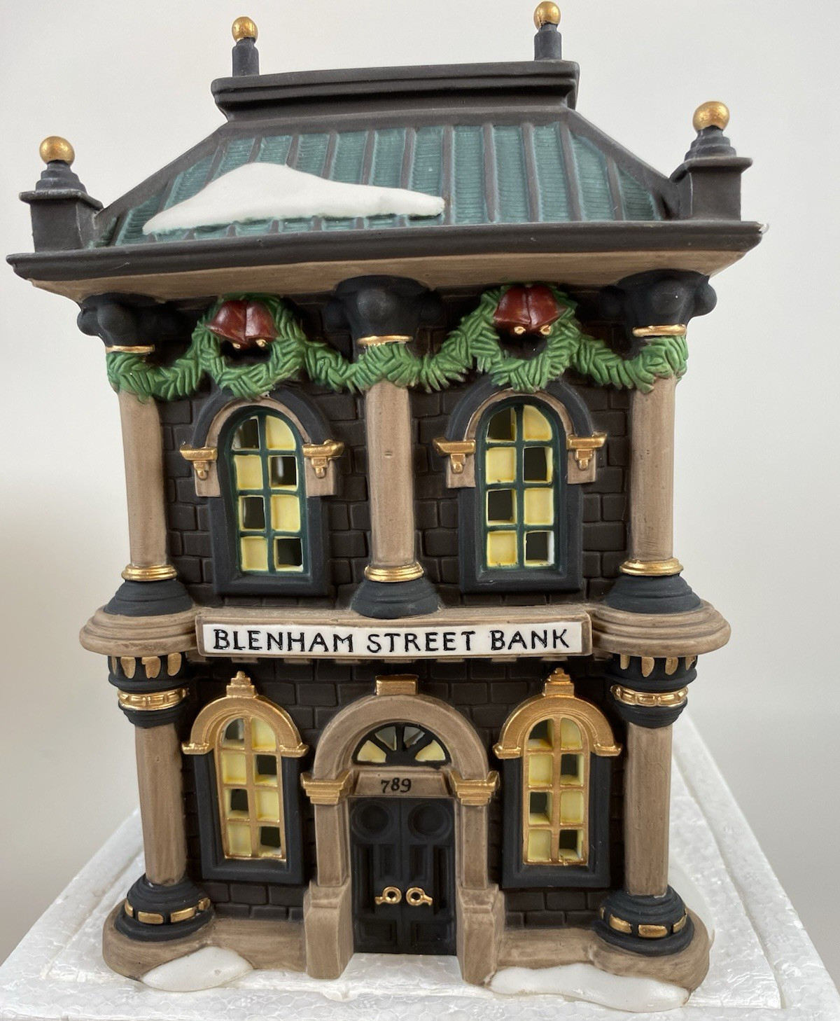 Dept 56 Dickens Village “Blenham Street Bank” #58330 Light Box Retired