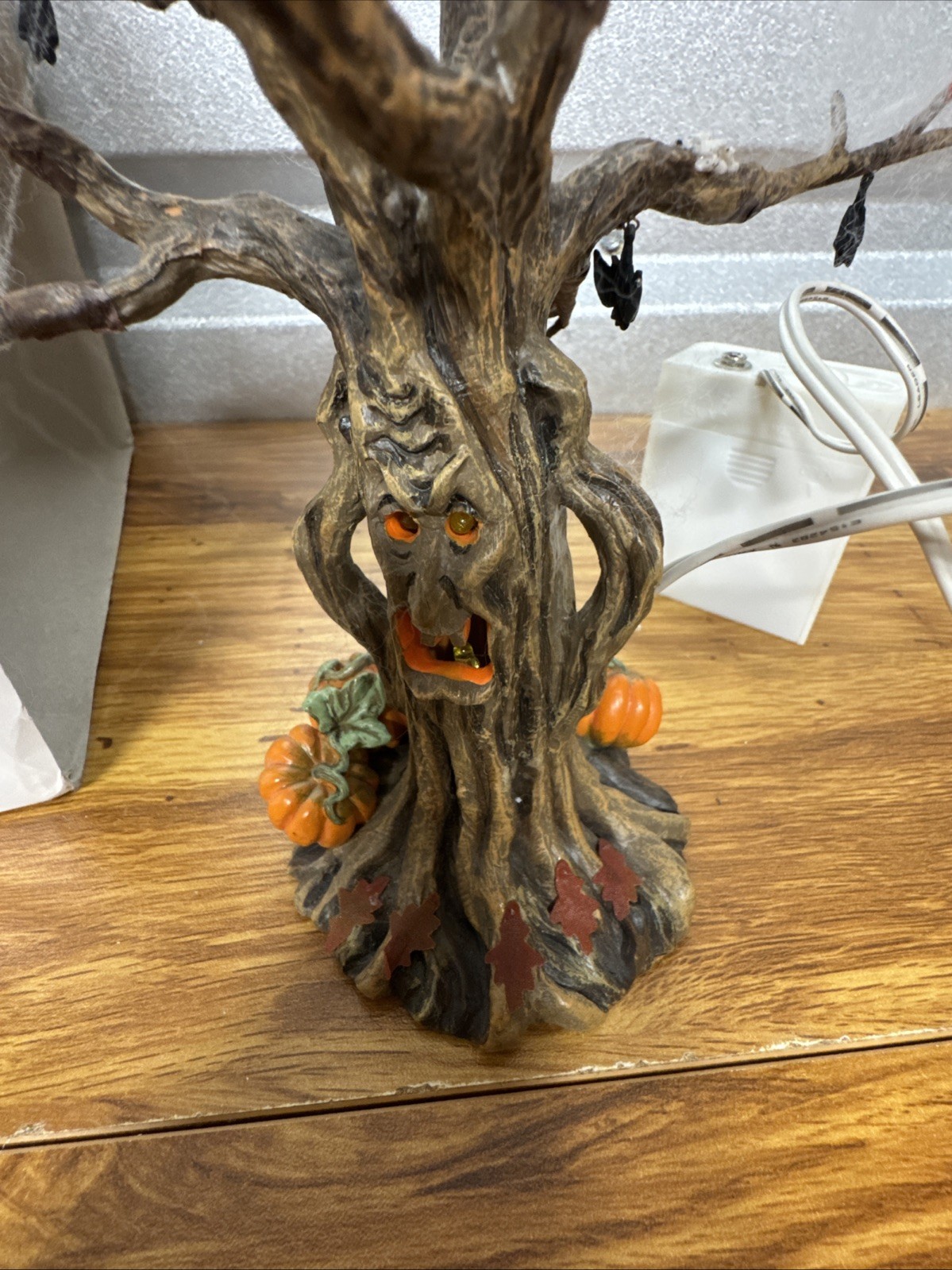 Dept 56 Snow Village Halloween Accessory “Lit Spooky Tree” w Box #56.52896