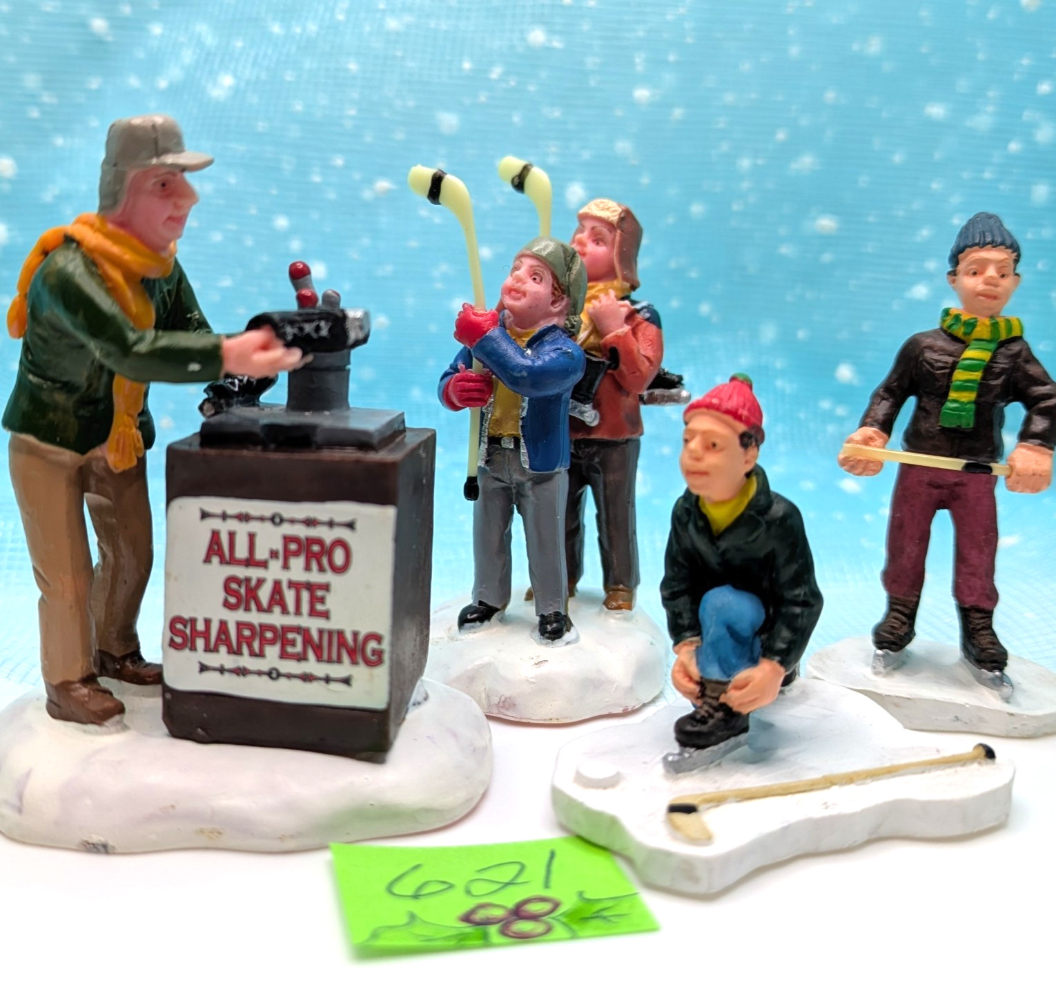 *READ Lemax mix of hockey boys figurines 4pc Christmas Village LOOSE INV621