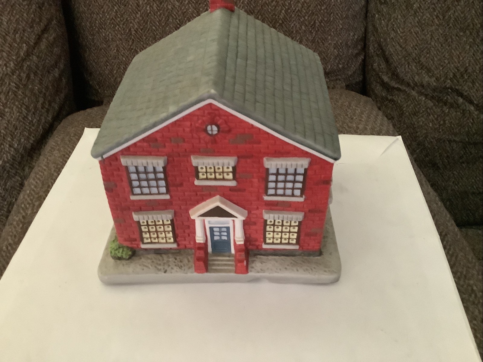 Hawthorne “Mayberry Schoolhouse” Lighted Christmas Cottage Rare READ
