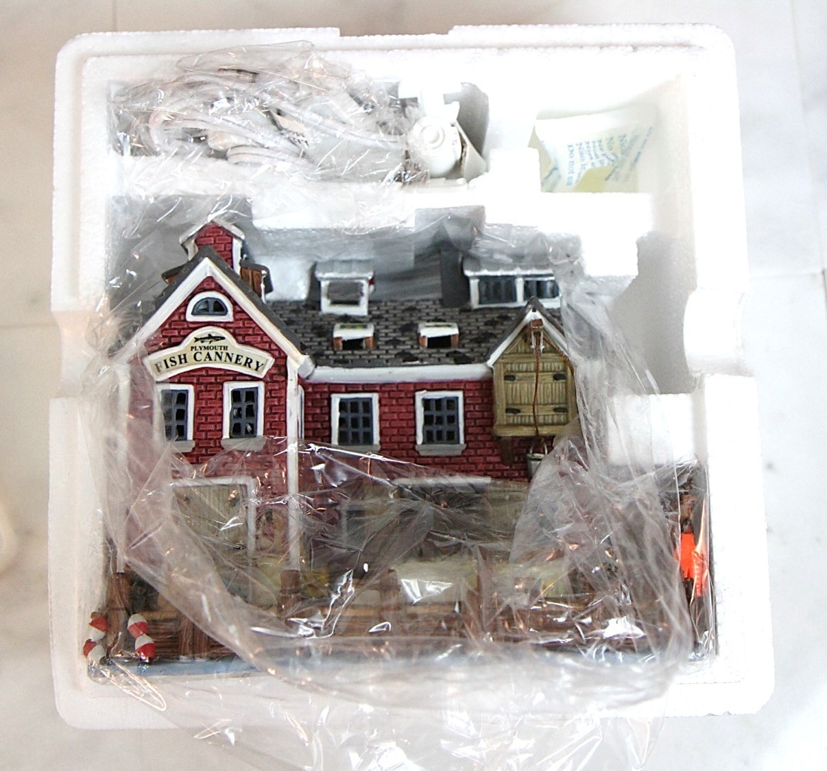 LEMAX FISH CANNERY PLYMOUTH CORNERS CHRISTMAS VILLAGE —