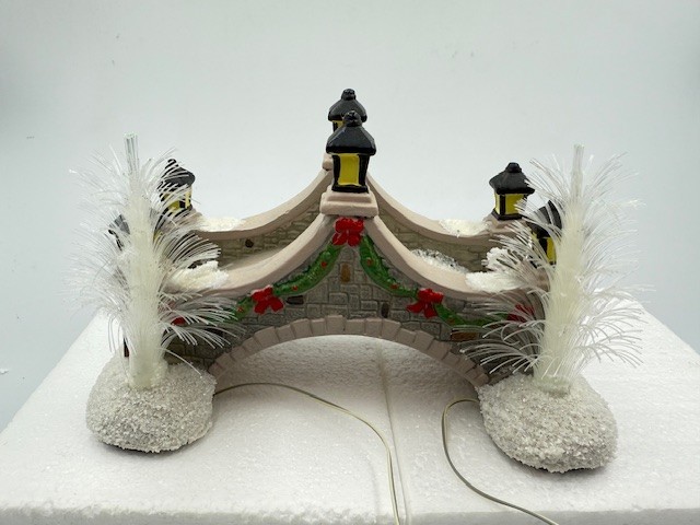 ST NICHOLAS SQUARE COLLECTION VILLAGE FOOLBRIDGE FIBEROPTIC