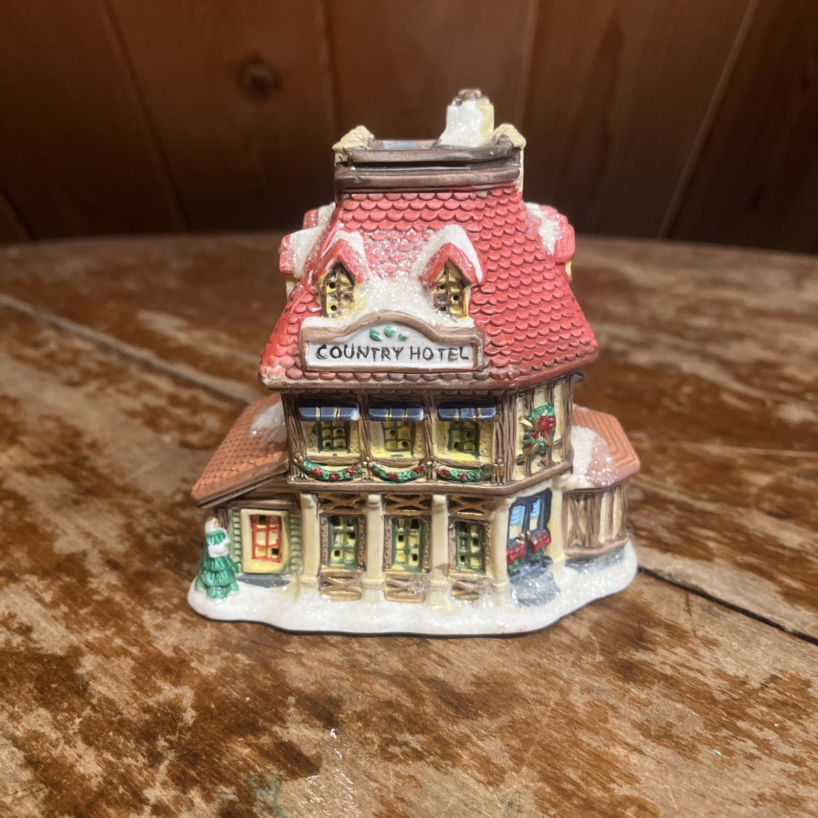 Cobblestone Corners 2003 Christmas Village Country Hotel