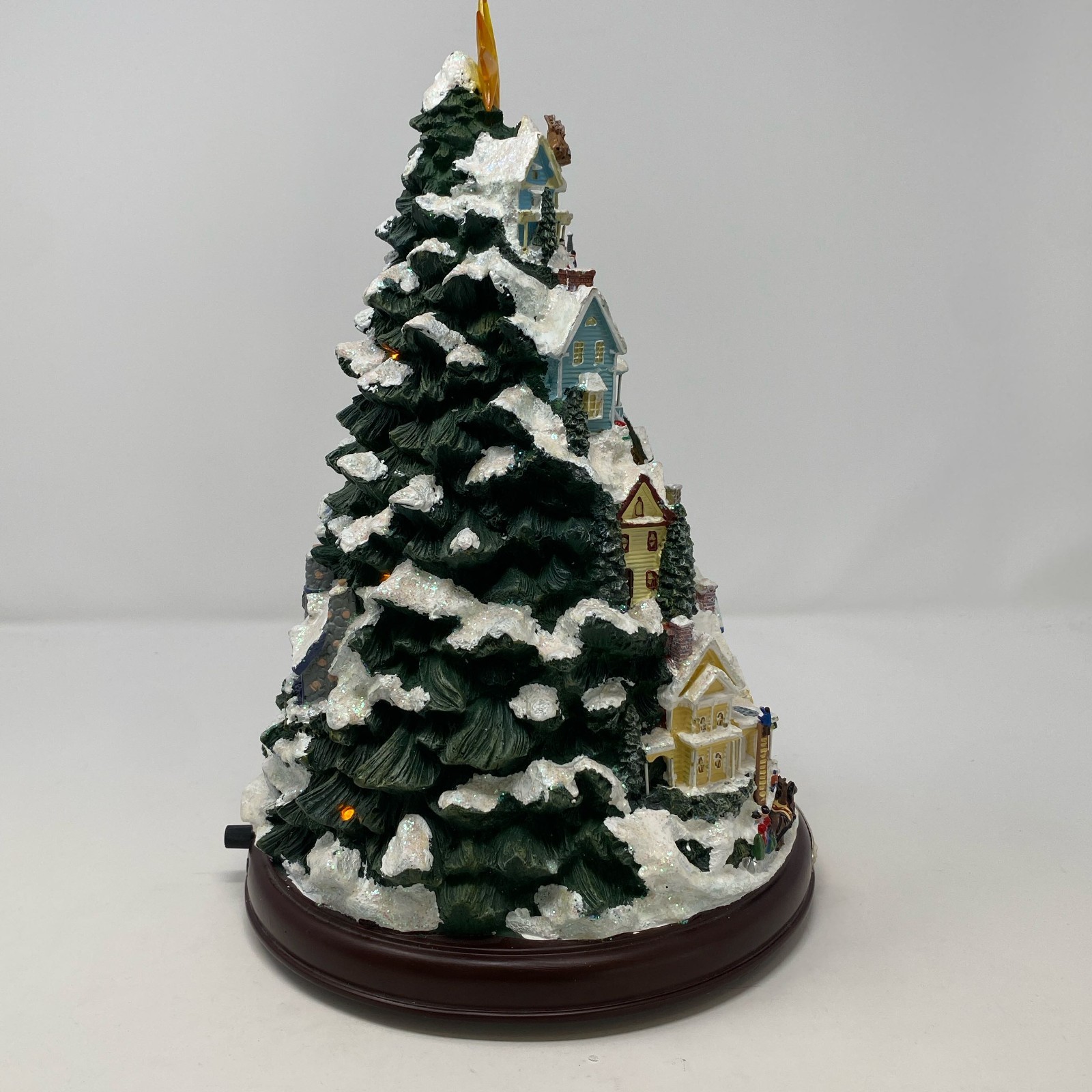Thomas Kinkade Bradford Exchange Songs of the Season 12″ Lighted Village