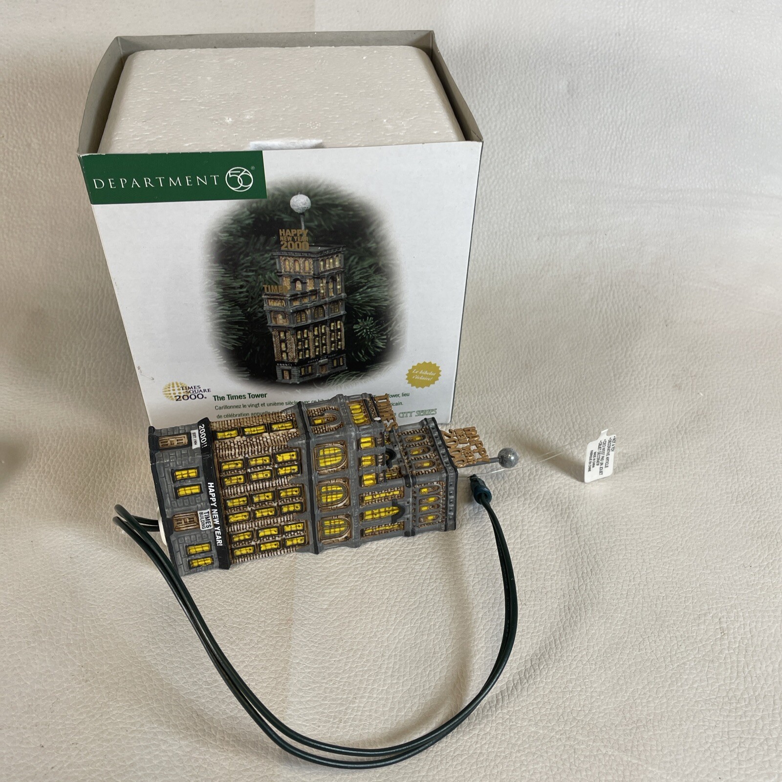 Dept 56 New York Times Tower Christmas in City NYC Lit Ornament New Year – Read