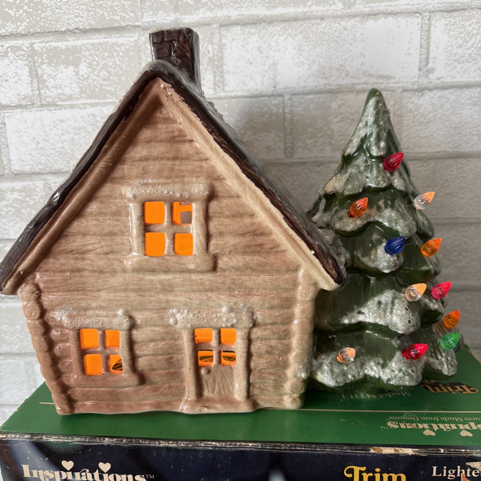 Vintage Ceramic Inspirations Trim N Glo Lighted Mountain House Christmas Tree