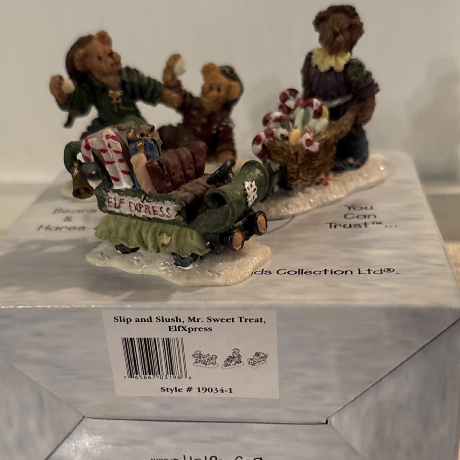 Boyd’s Kringle’s Christmas Village Figurines Style # 19034-1