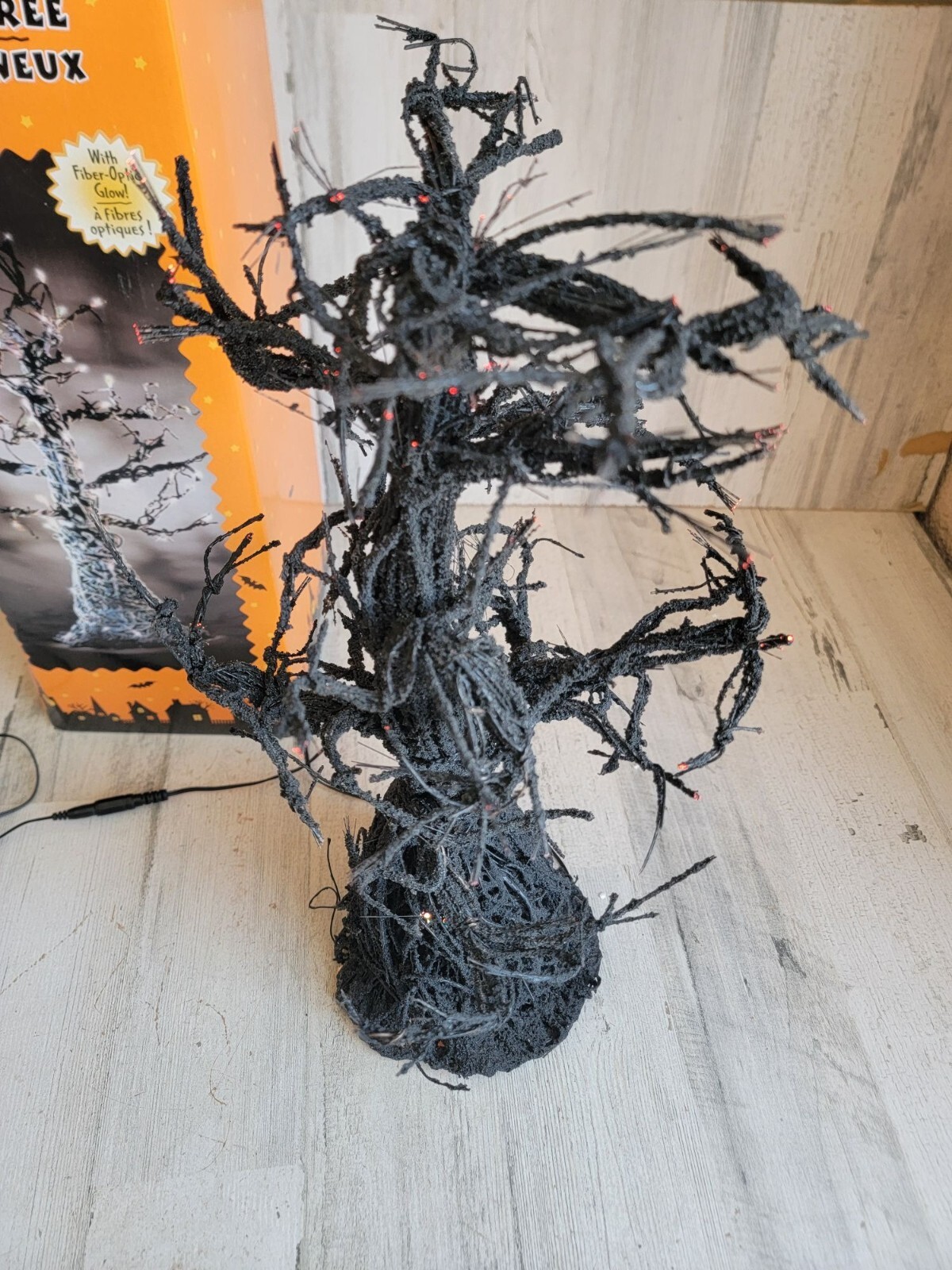 Hallmark light Halloween tree 17″ fiber optic glow village home decor figure