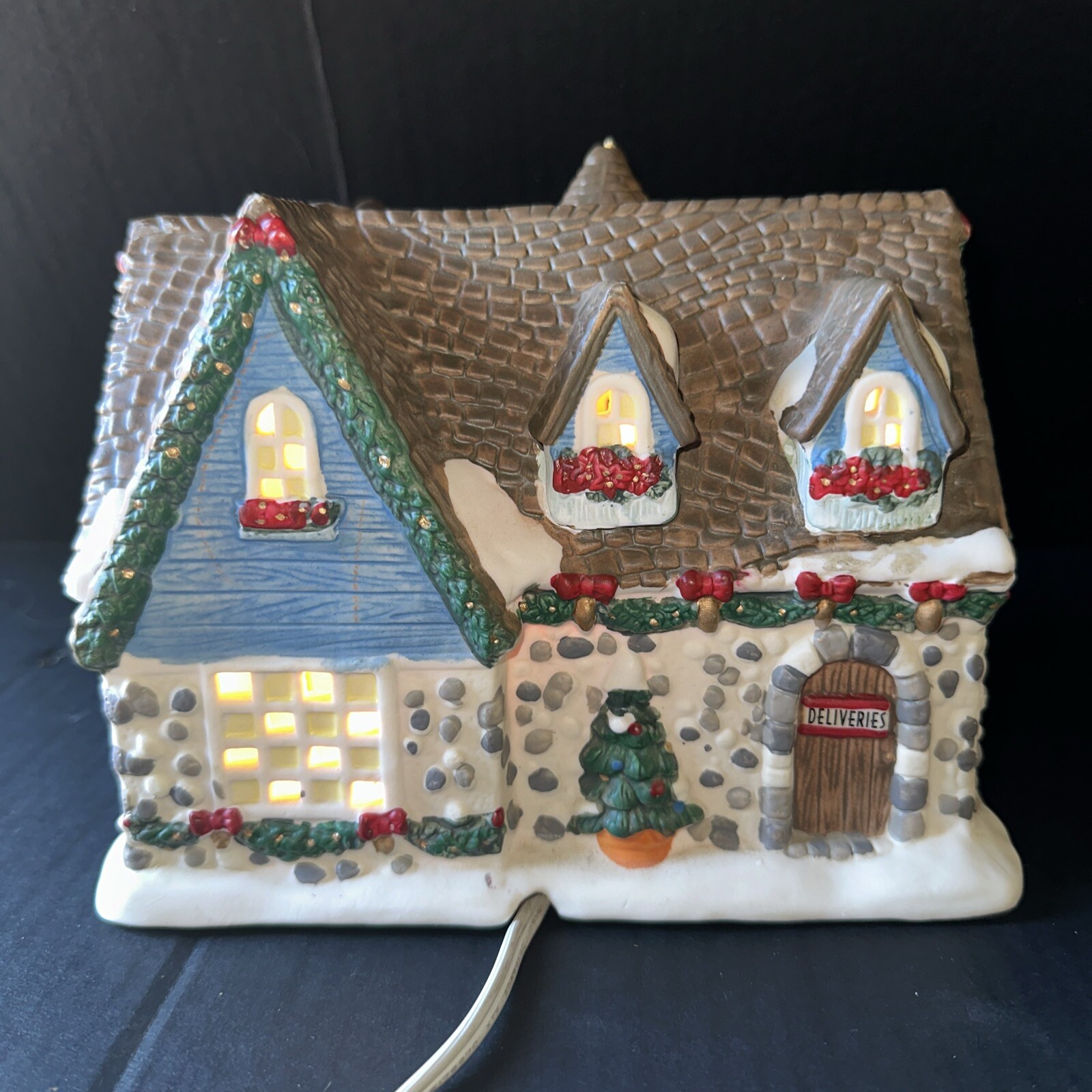 2002 Snowflake Falls Holiday Toy Castle Lighted Porcelain Christmas Village