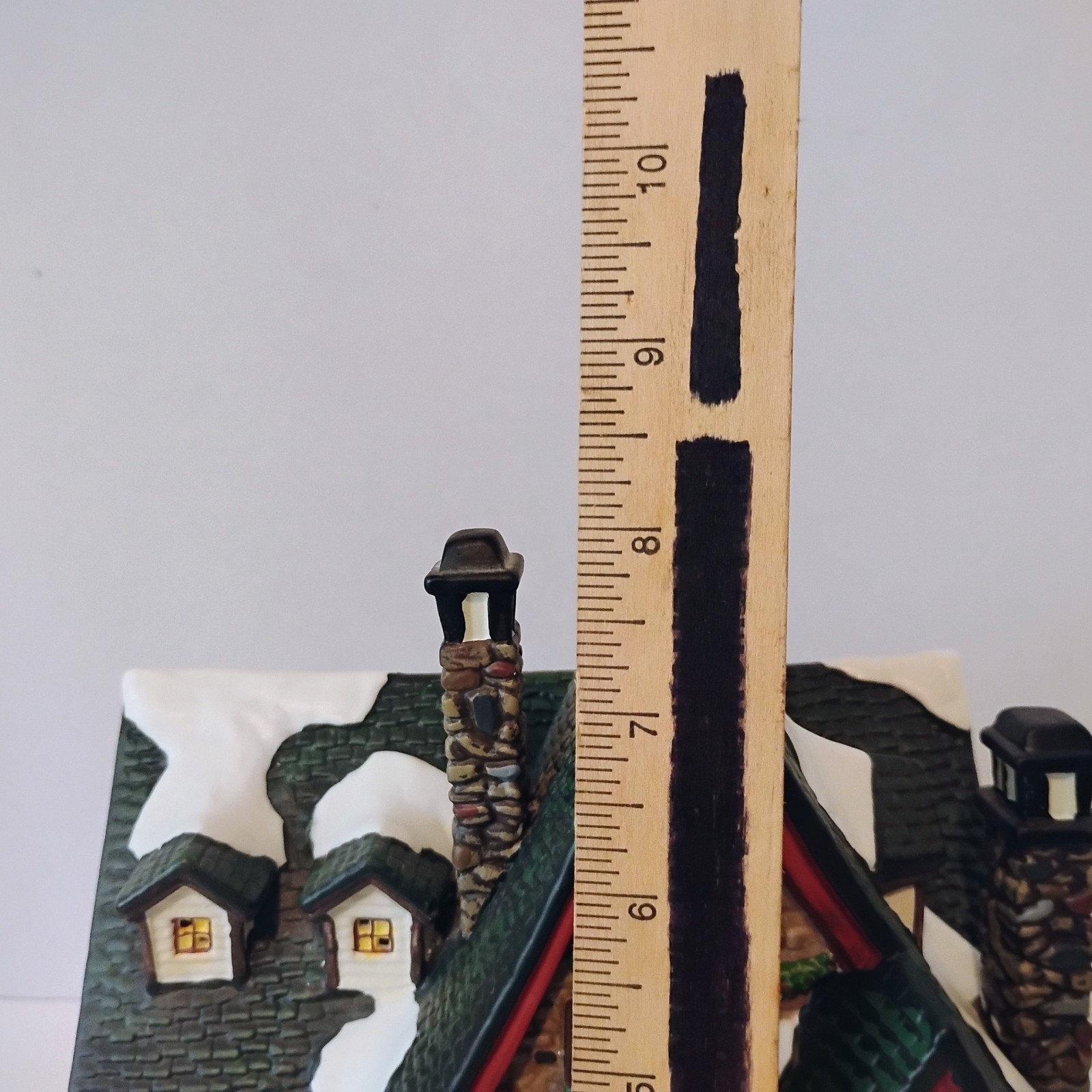 RARE St. Nicholas Square “Grandma’s House” 2003 Village Collection series w/box