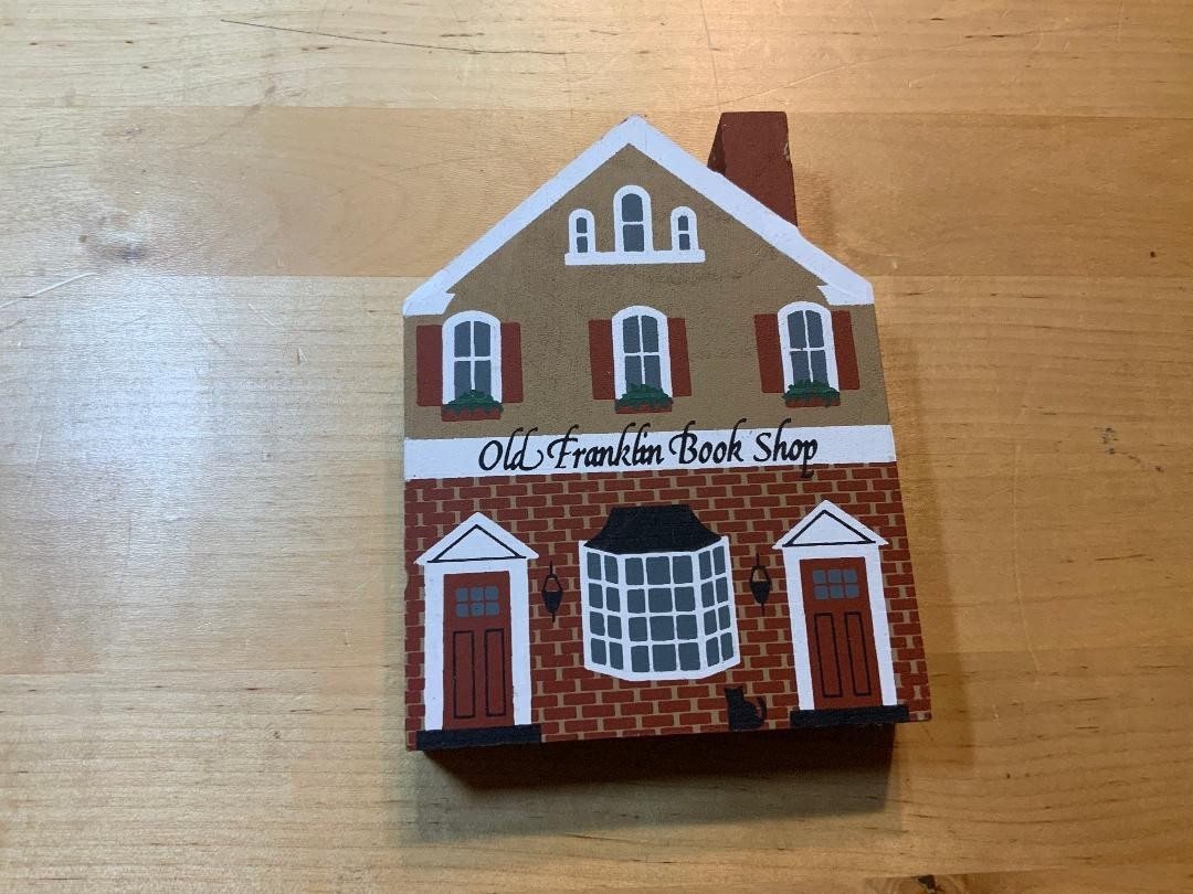 The Cat’s Meow Village Shelf Sitter 1989 Old Franklin Book Shop Series VII
