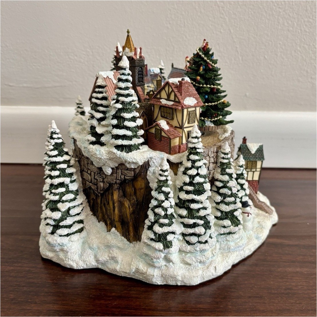 San Francisco Music Box Company Lighted Village with Rotating Tree (2001)
