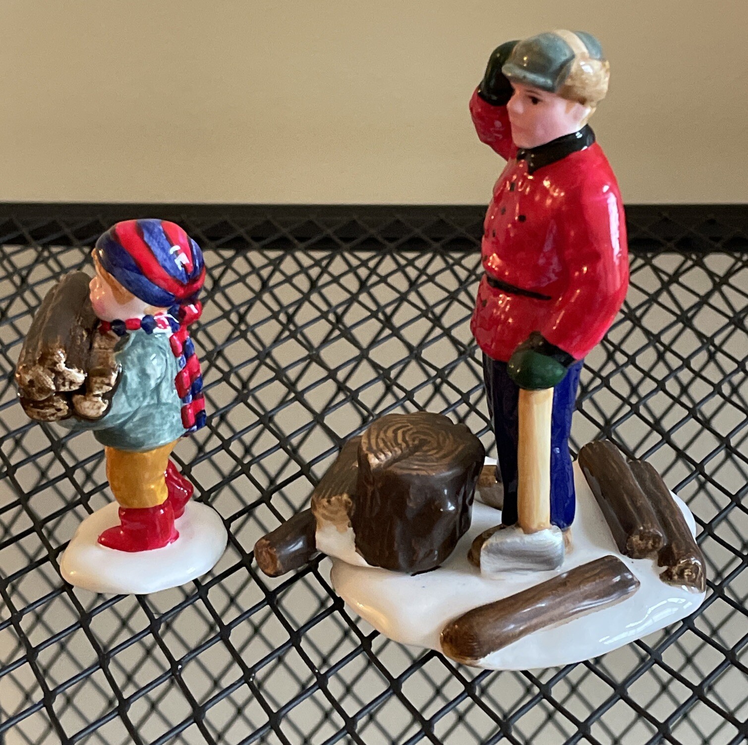 Dept 56 Snow Village Woodsman & Boy 5130 Taiwan 1988 Handpainted Set Of 2
