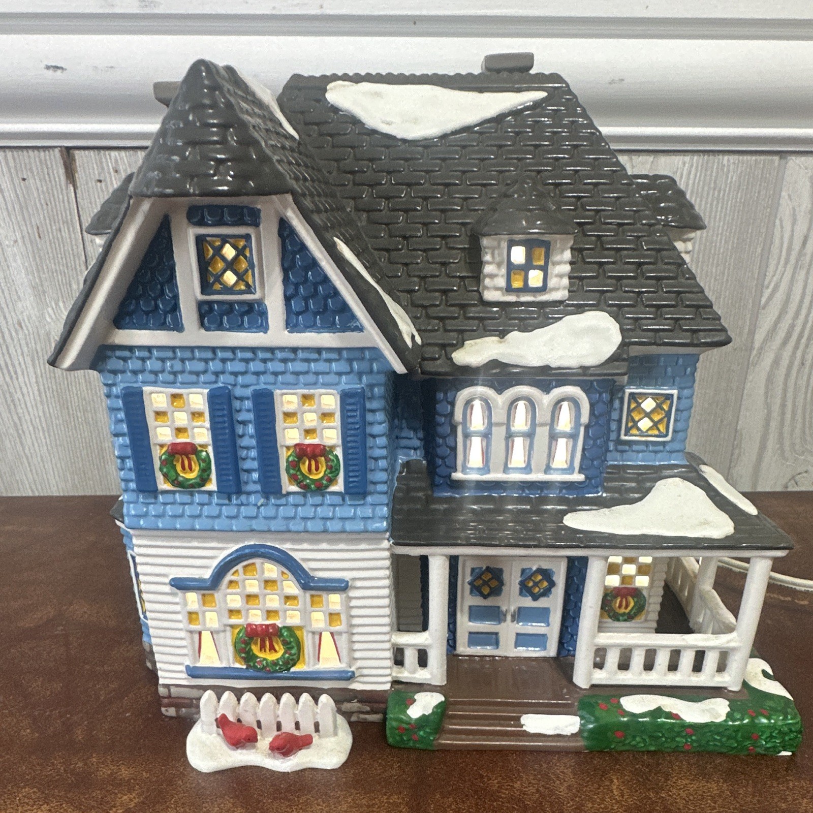 Department 56 Snow Village Shingle Victorian House – No Box