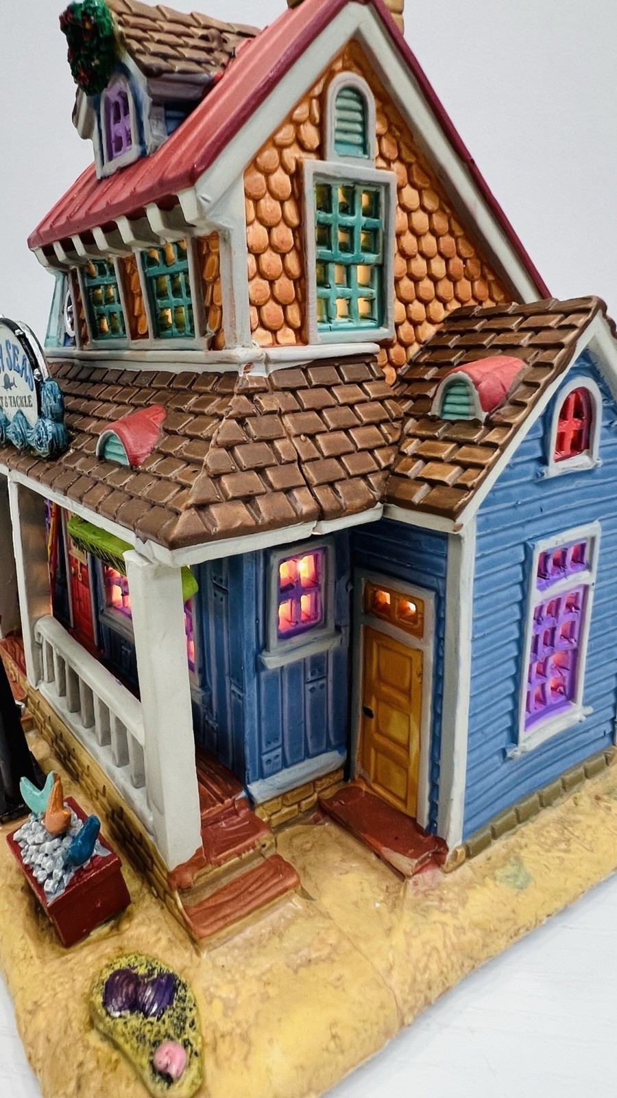 Lemax Plymouth Corners “ High Seas Bait & Tackle Shop” 25361 RARE & NEW !