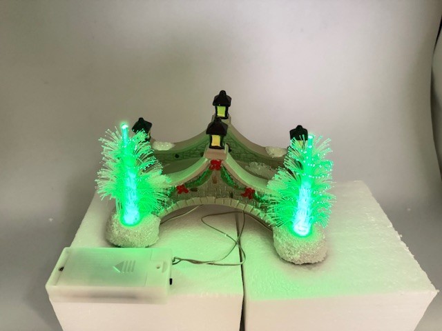 ST NICHOLAS SQUARE COLLECTION VILLAGE FOOLBRIDGE FIBEROPTIC