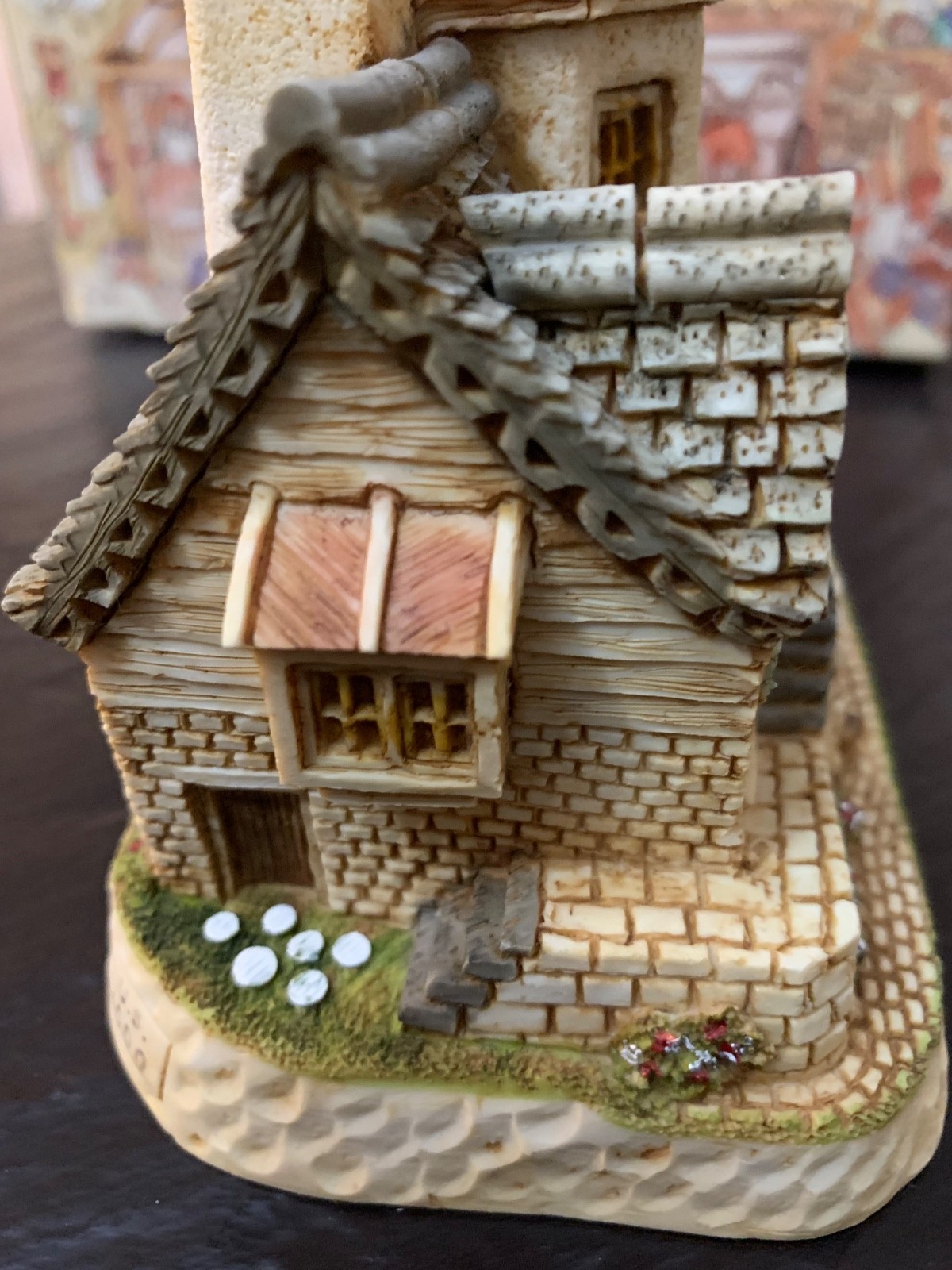 David Winter Cottage Lucy’s Nic Nicks Handmade and hand painted DWF 05 2003