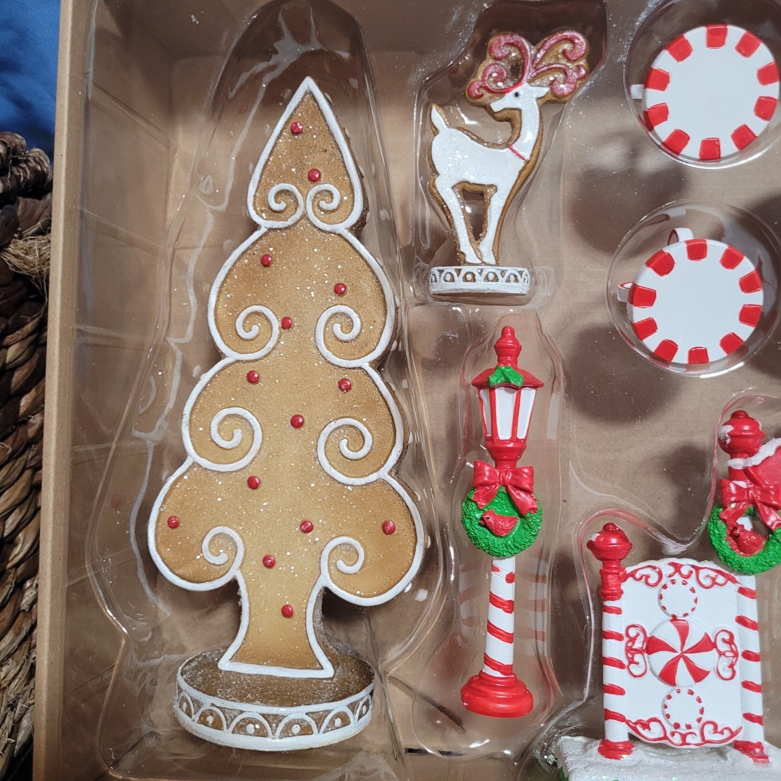 Gingerbread Alley Village Christmas Decor Set 13 pcs 2016 self standing tabletop