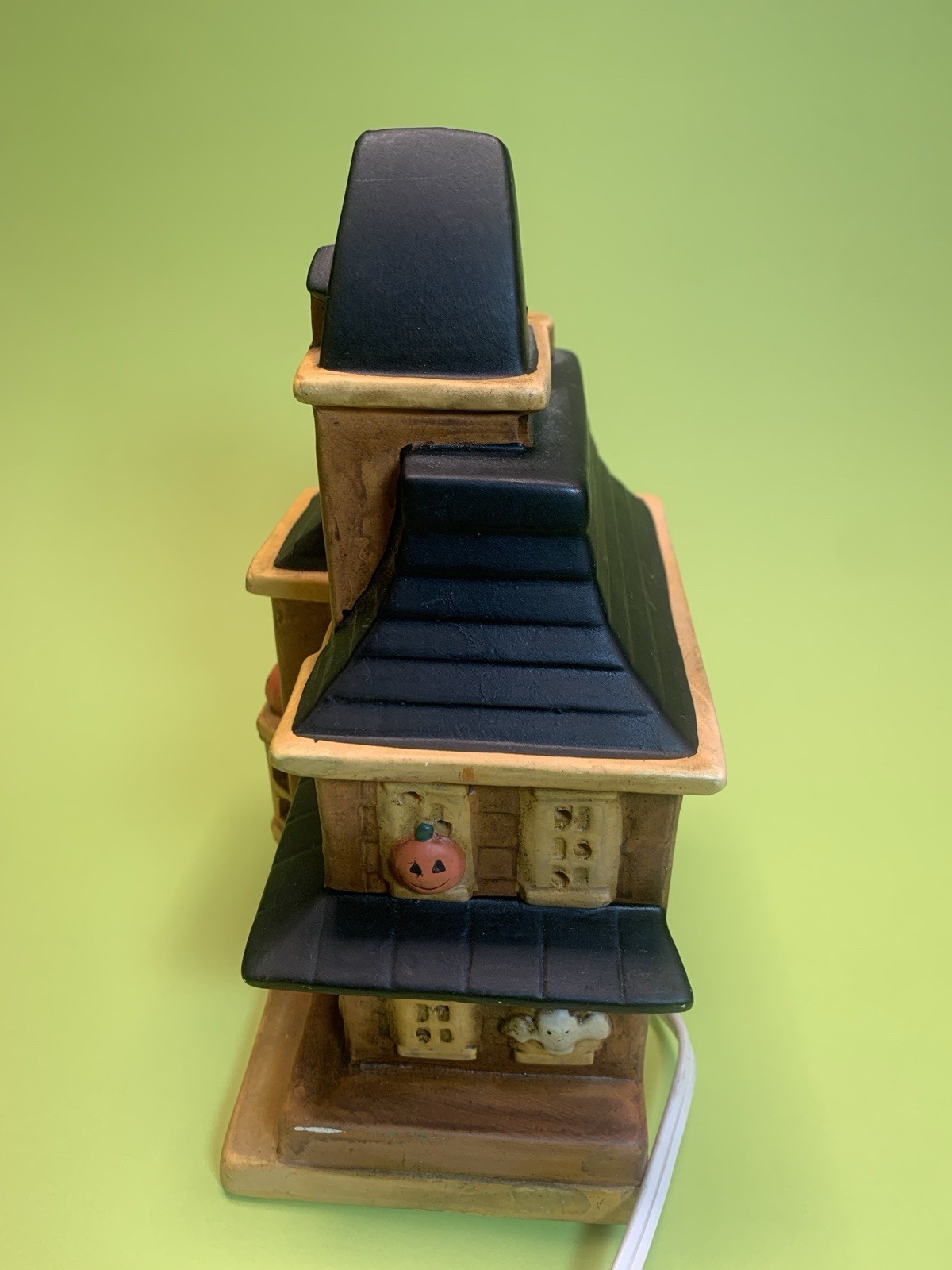Vintage Halloween Ceramic Haunted House Illuminated Lighted Village Ghost Cat
