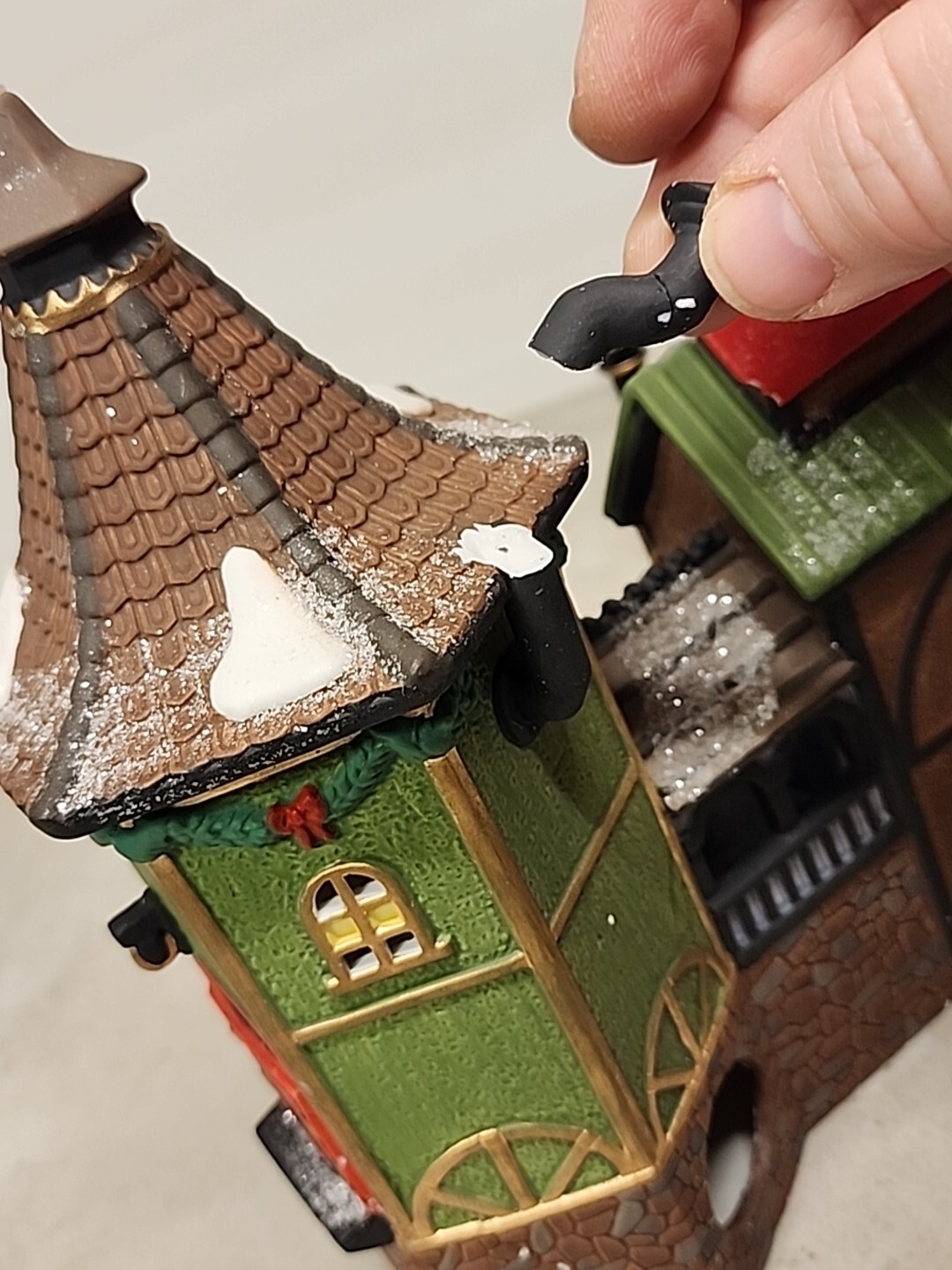 Department 56 Elfin Forge and Assembly Shop North Pole Series 56384 MS1