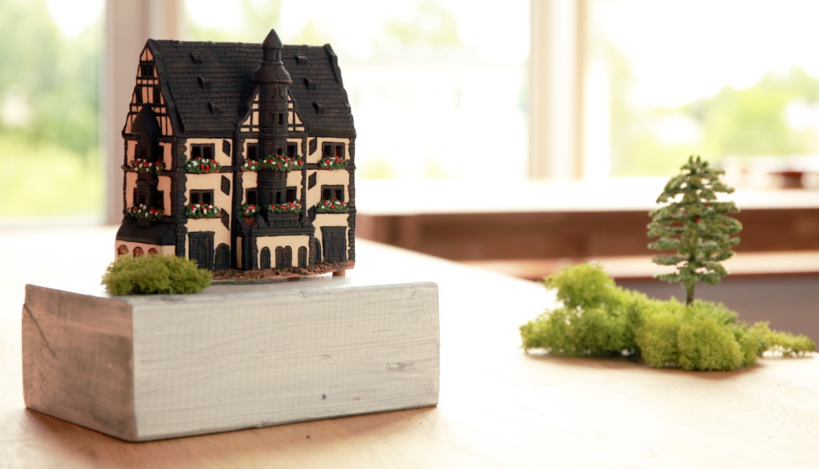 Midene Ceramic House Home decor Miniature of Town Hall in Schweinfurt, Germany
