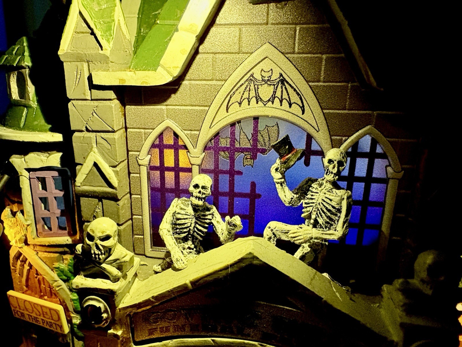Gothic Hills Funeral Parlor Halloween Village House Resin Painted Multicolor