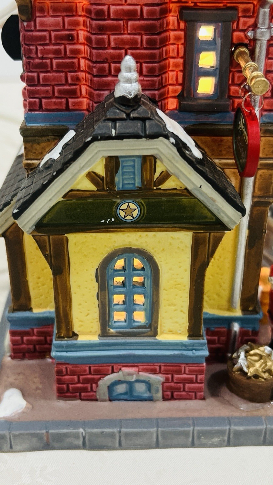 Lemax “ Silver & Gold Shop” Porcelain Lighted Building 45699 Retired 2014 NEW !