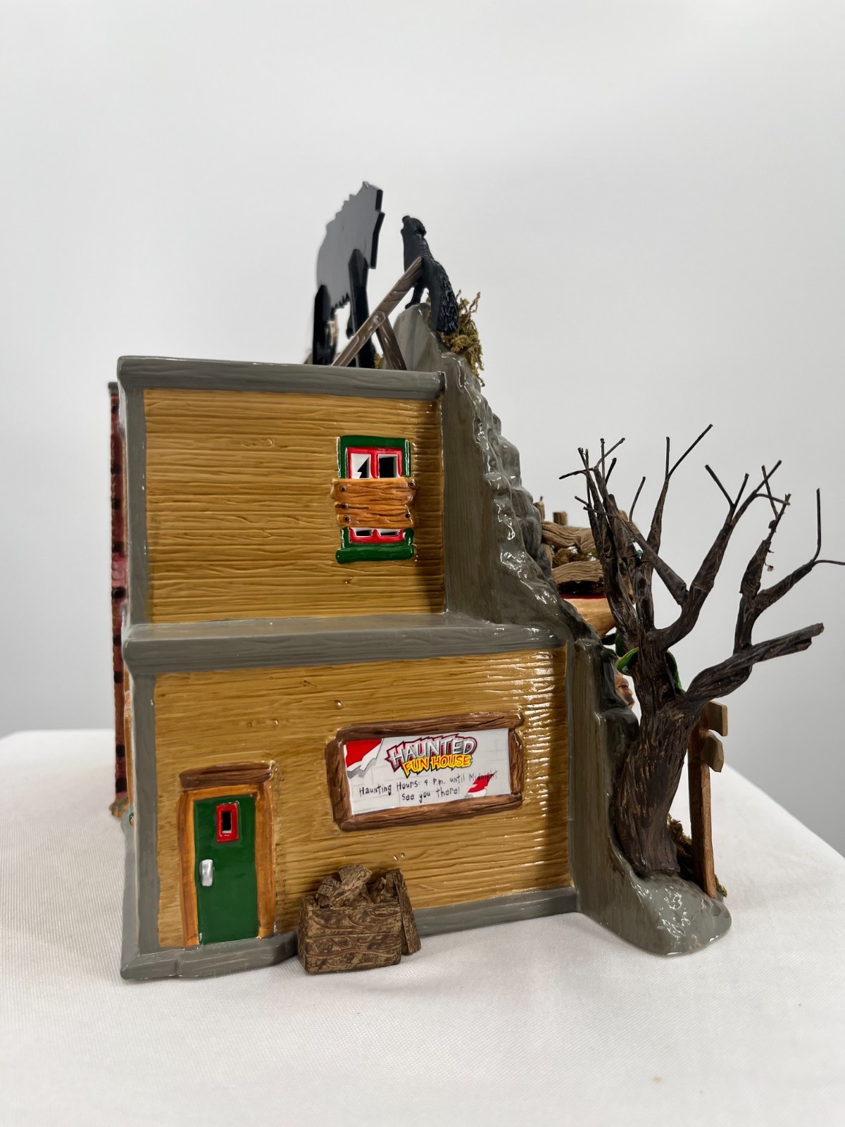 Dept 56 HAUNTED FUN HOUSE 55094 Halloween Lighted Animated Spinning Tunnel NEW