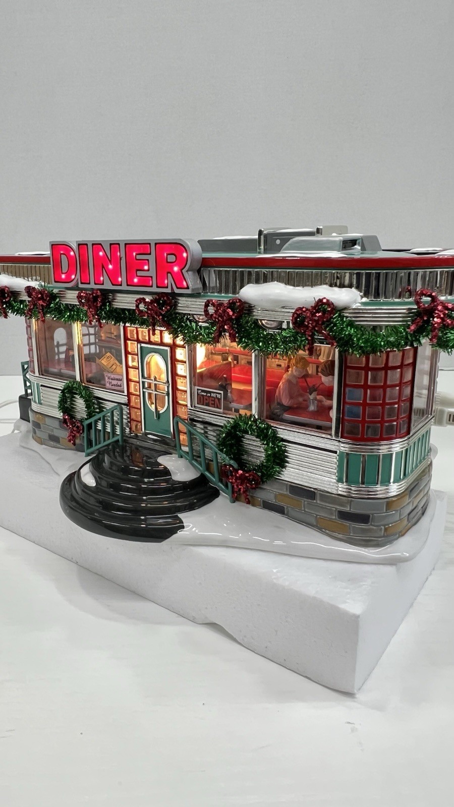 Dept 56 Snow Village “Shelly’s Diner” 55008 Retired 1999 With Sign Excellent !
