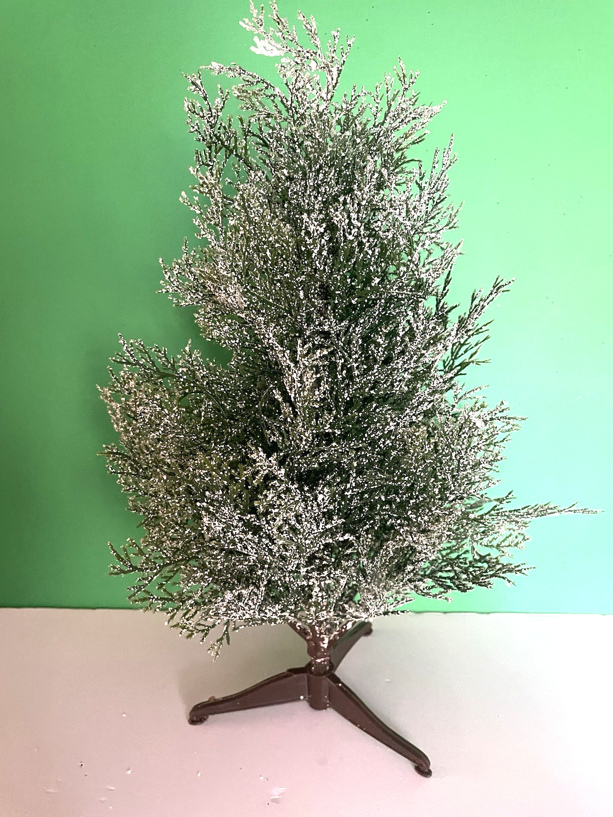 CHRISTMAS VILLAGE GREEN SNOWY 14″ EVERGREEN PINE TREE BRAND NEW
