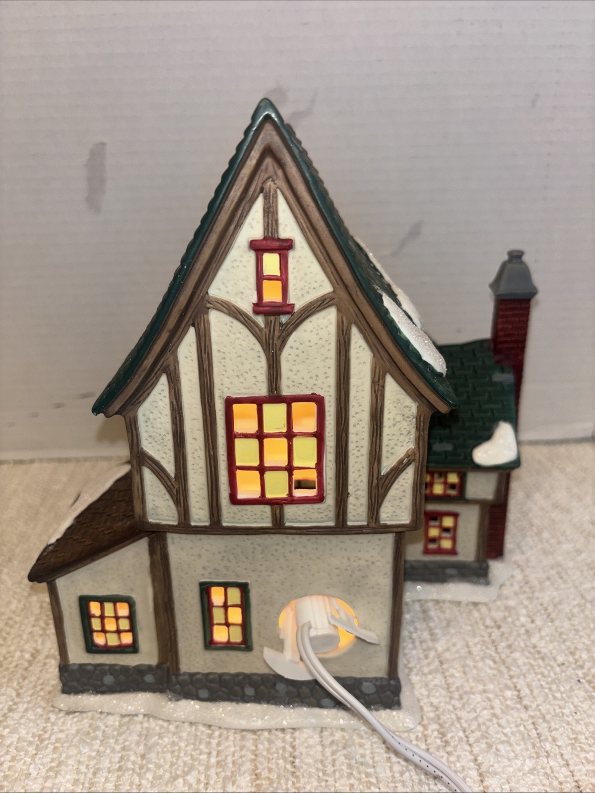 Holiday Inspirations Jennifers Craft Shop W/light And Box