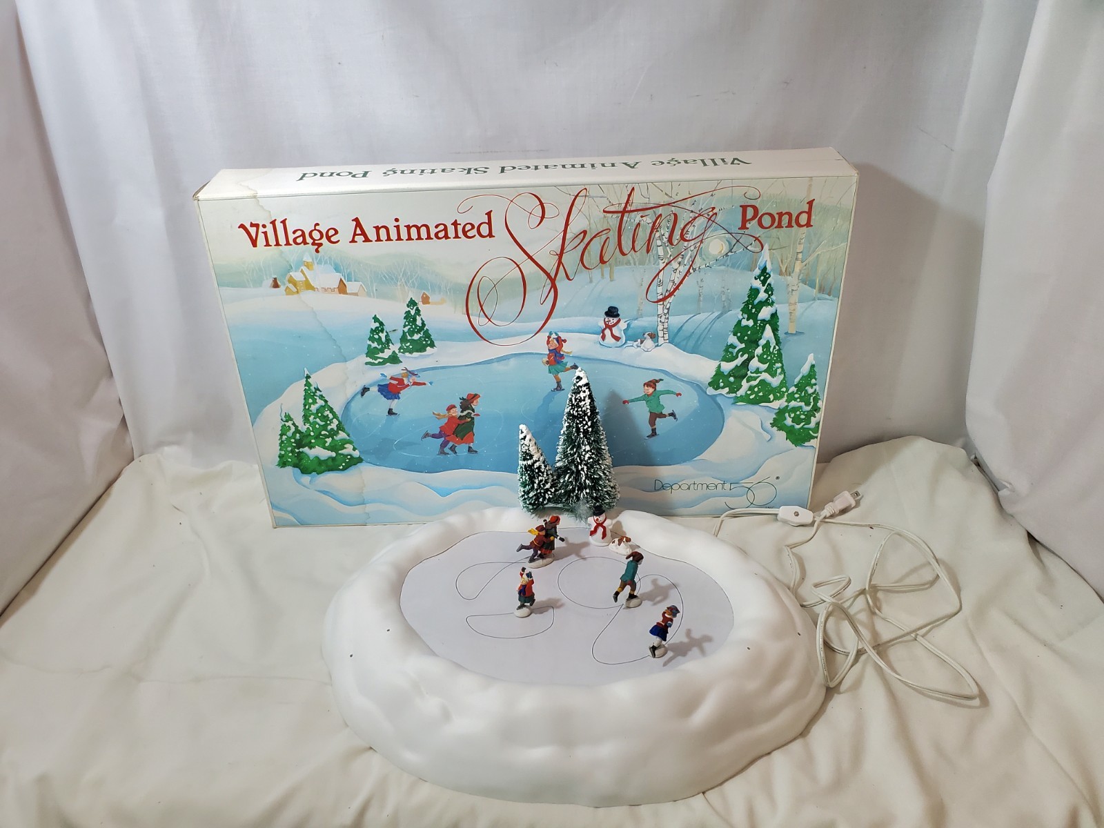 Dept 56 Skating Pond Rink Village Animated 1994 model 5229-9 works some