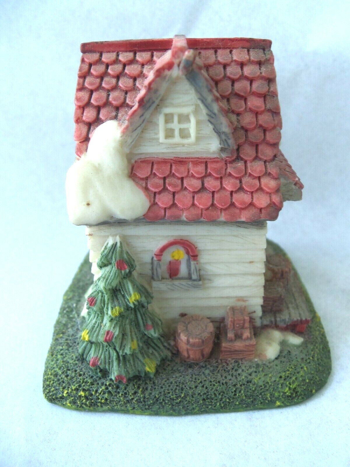 Vtg Christmas Village Antiques Store Christmas Building! 3″ TALL! TAIWAN!