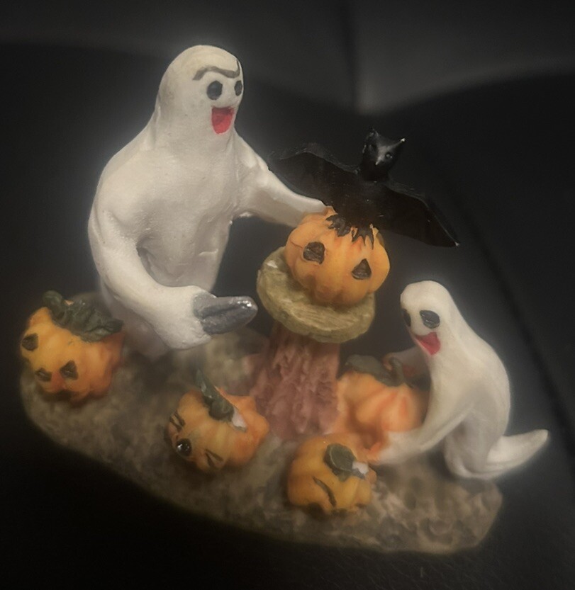 Hand Painted Lighted Porcelain Halloween House Decor 7” With 2 Figurines