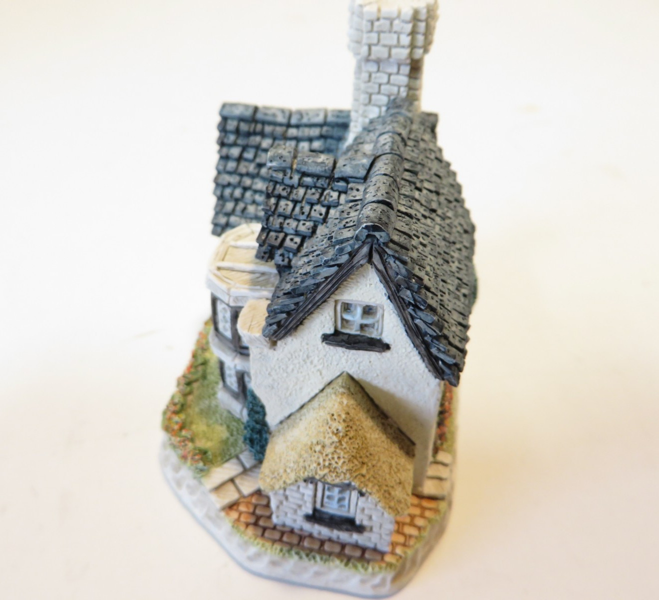 SIGNED David Winter The Alchemist’s Cottage Hand Painted COA Complete Paperwork