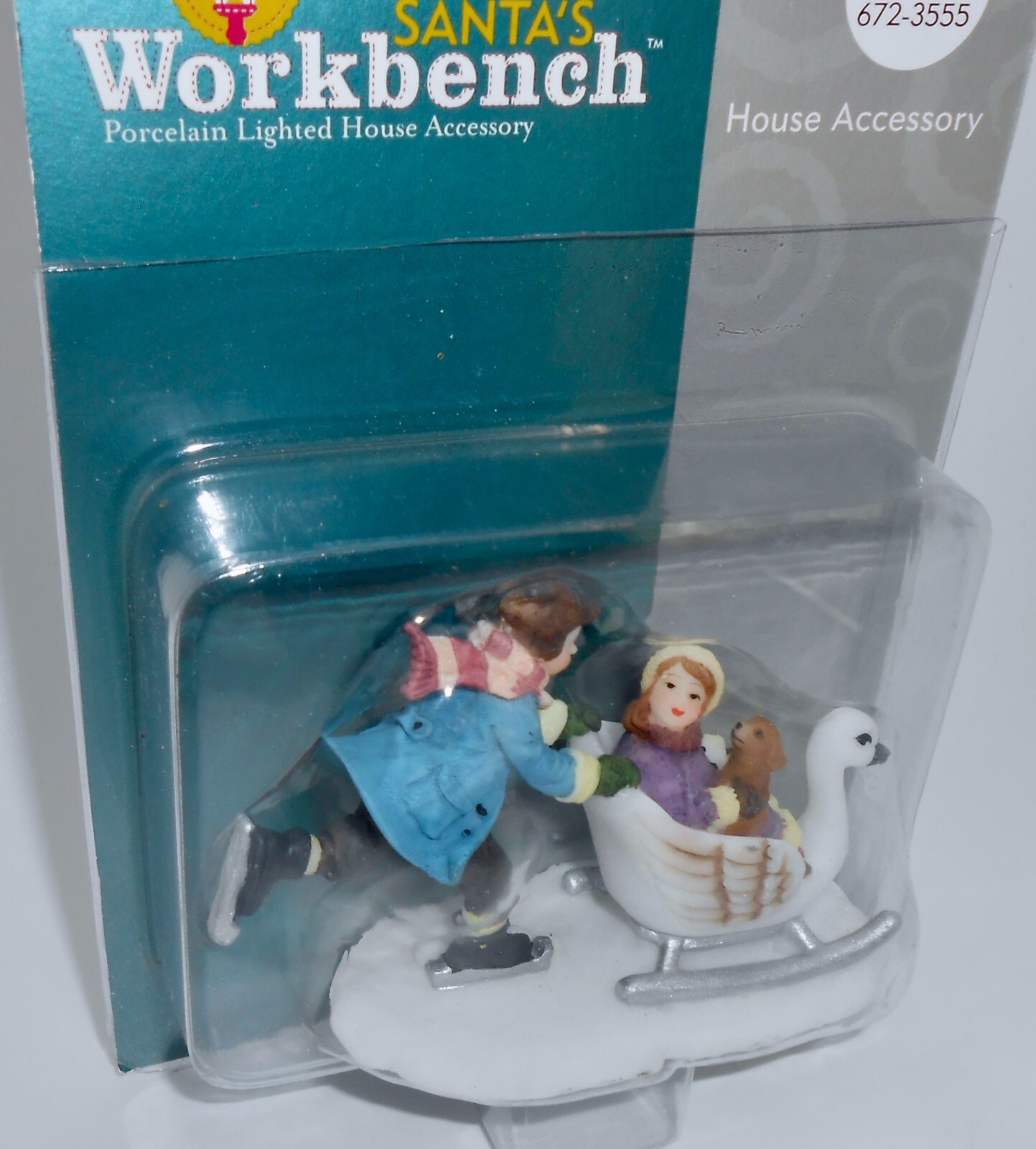 2003 SANTA’S WORKBENCH VILLAGE HOUSE ACCESSORY Swan Sleigh Ride H106