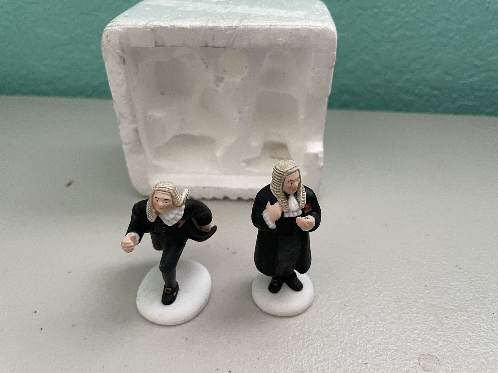 DEPT 56 DICKENS VILLAGE ACCESSORY 58455 MEMBERS OF PARLIAMENT 2 PIECE SET