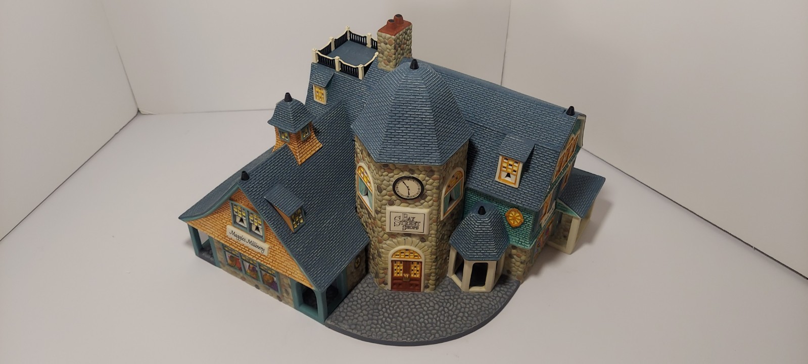 New Department 56 Seasons Bay First Edition Bay Street Shops 1998 #53301