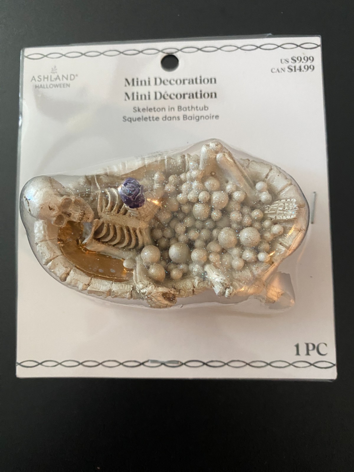 ASHLAND HALLOWEEN MINIATURES SKELETON IN BATHTUB ~ NEW IN PKG 2025