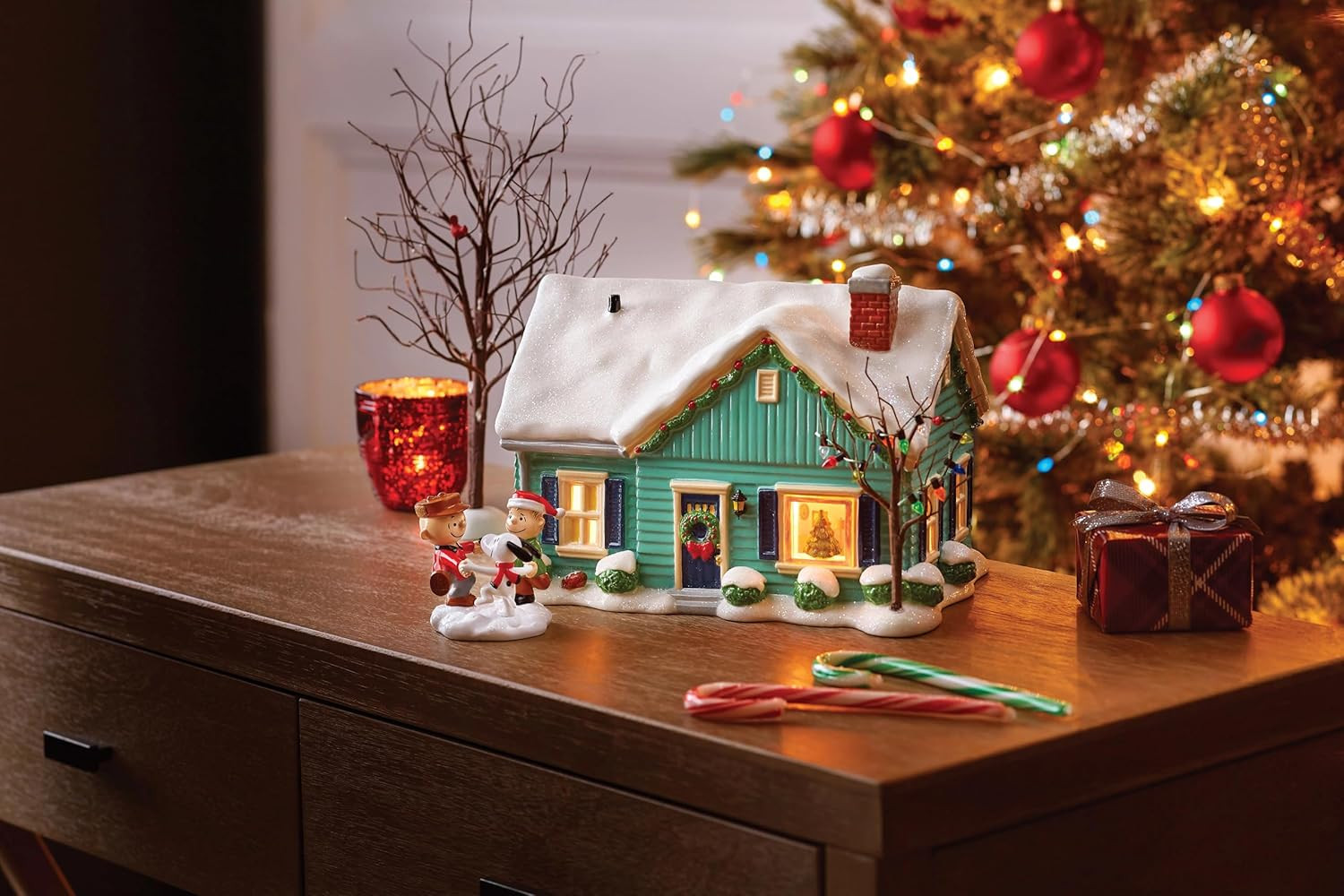 Collectible Village Accessory Figurine – Hand-Painted Resin Decor 3.1″ x 2.5″