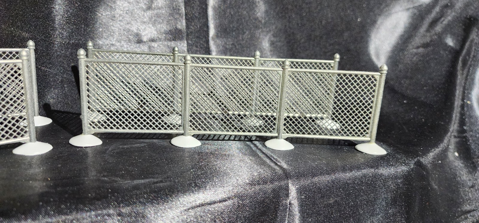 Dept 56 Village Accessory Chain Link Fence Extensions Set of 4 #52353