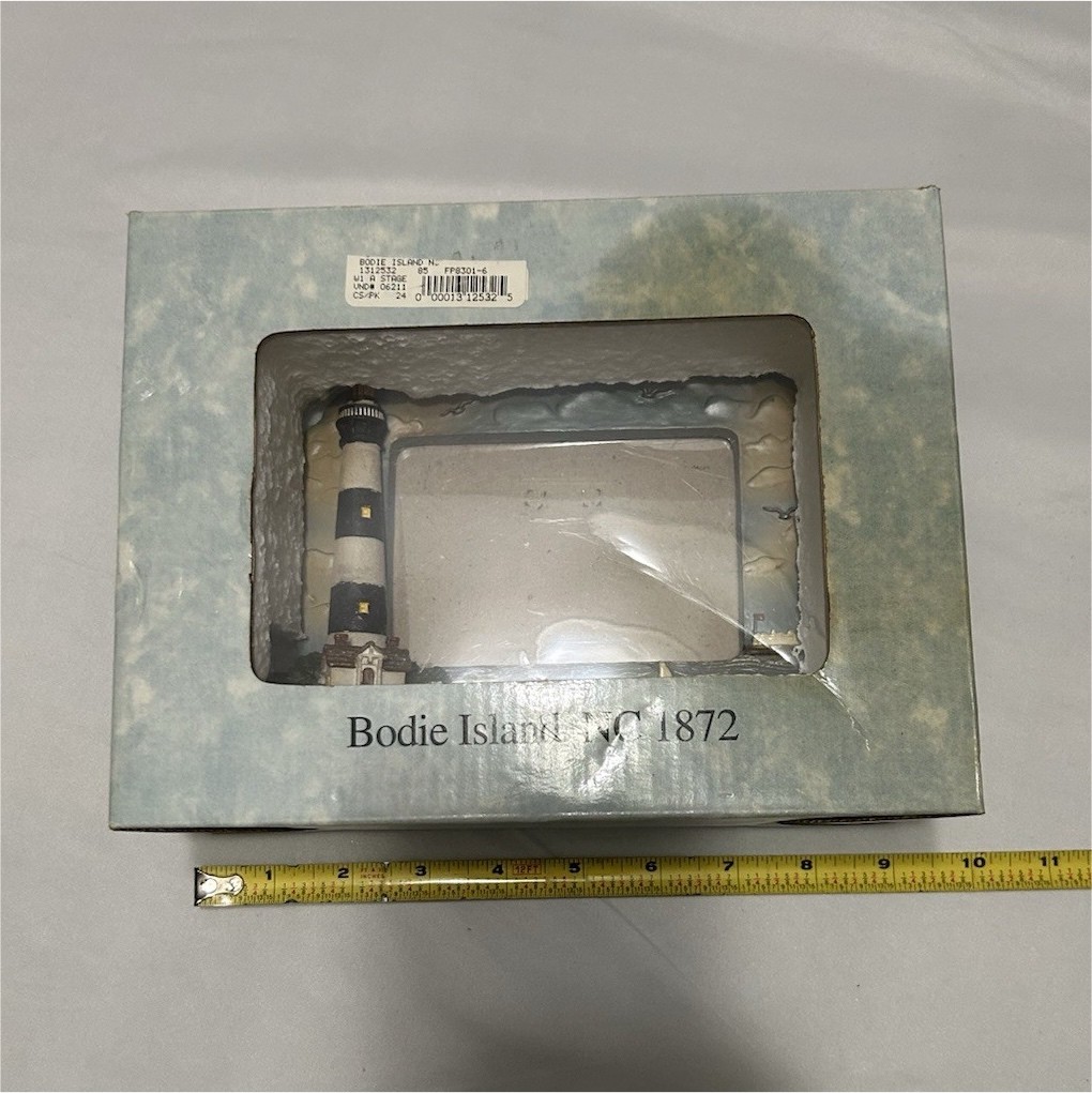 Bodie Island Lighthouse NC 1872 Collectible Boxed Model 6x8x3 in Rectangle