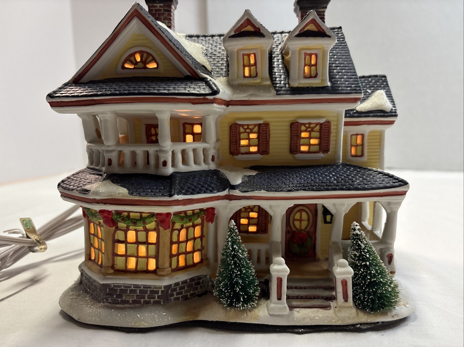 Holiday Inspirations Wickston Estate Christmas Indoor Decorations Light Up House