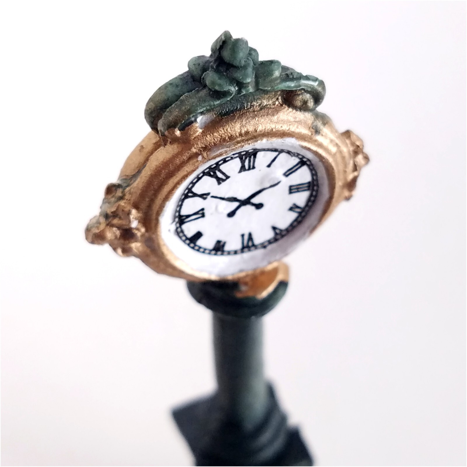 Gold Street Post Clock Four Sided Free Standing Holidays Seasons Town Center
