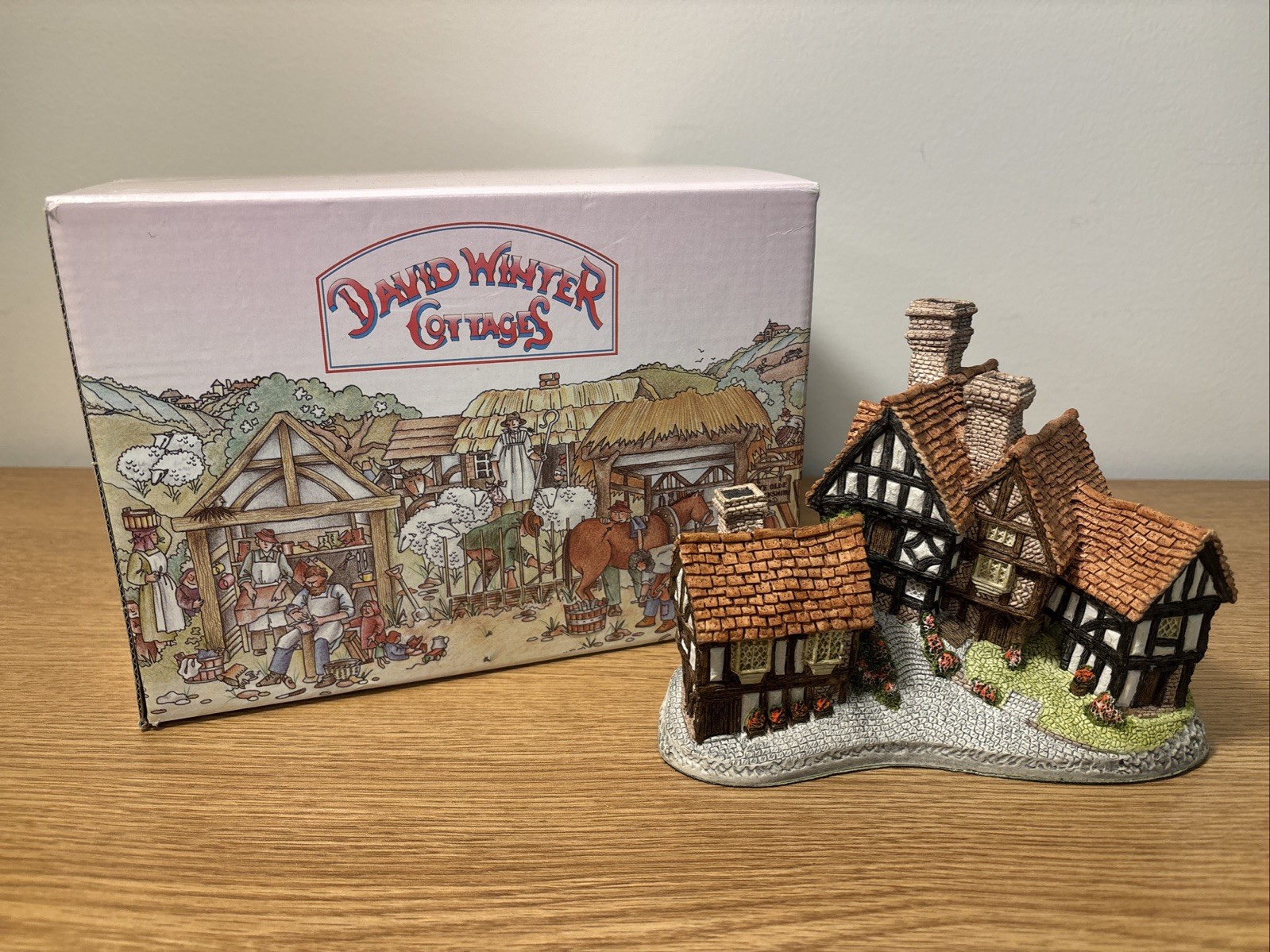 David Winter Cottages – Stratford House (1981) with Box. Like Shakespeare’s home