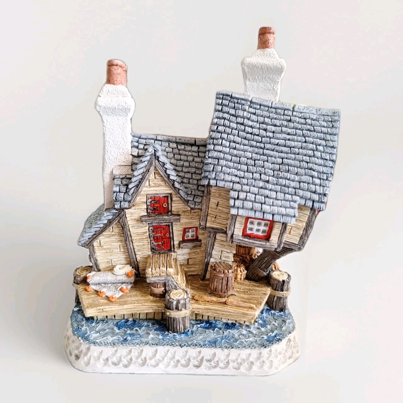 SIGNED David Winter Cottages Fisherman’s Shanty NO DAMAGE No Box